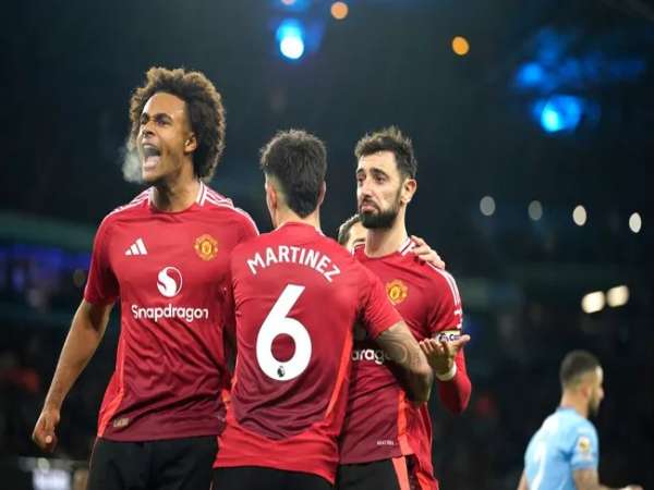 Bóng đá Anh: Man Utd ngược dòng đánh bại Man City